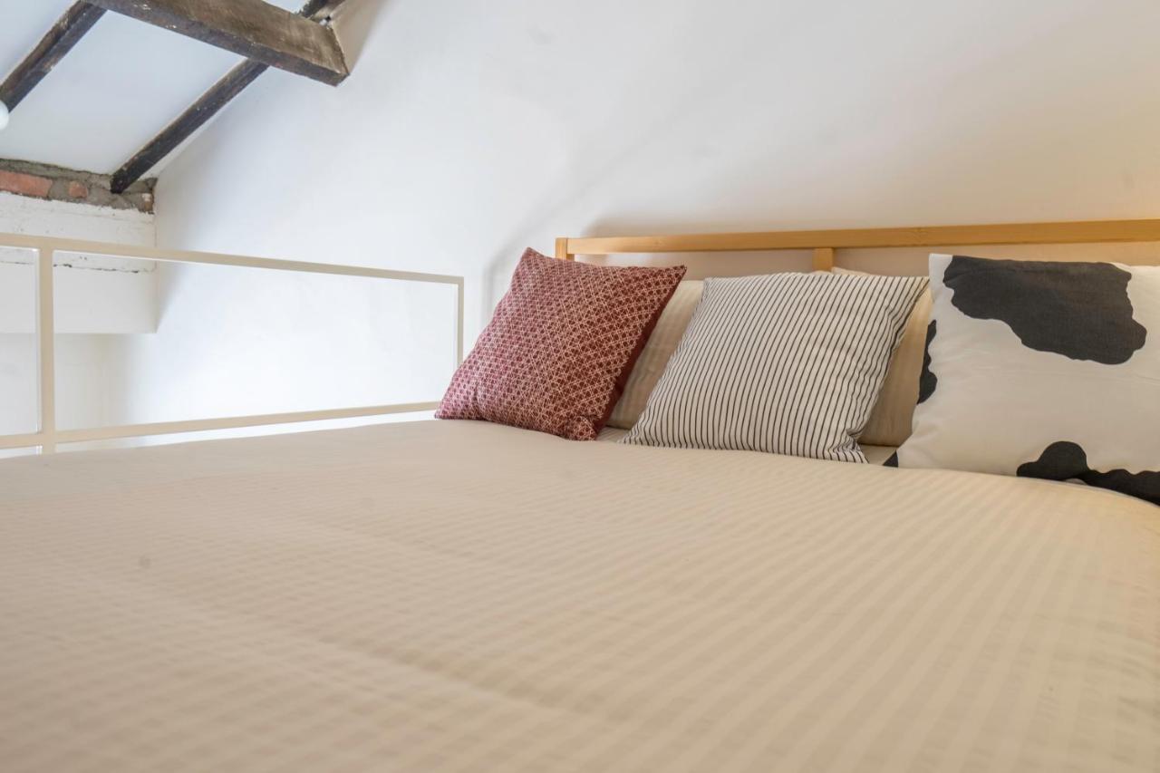 South Buona Vista Studio Suites A Singapur